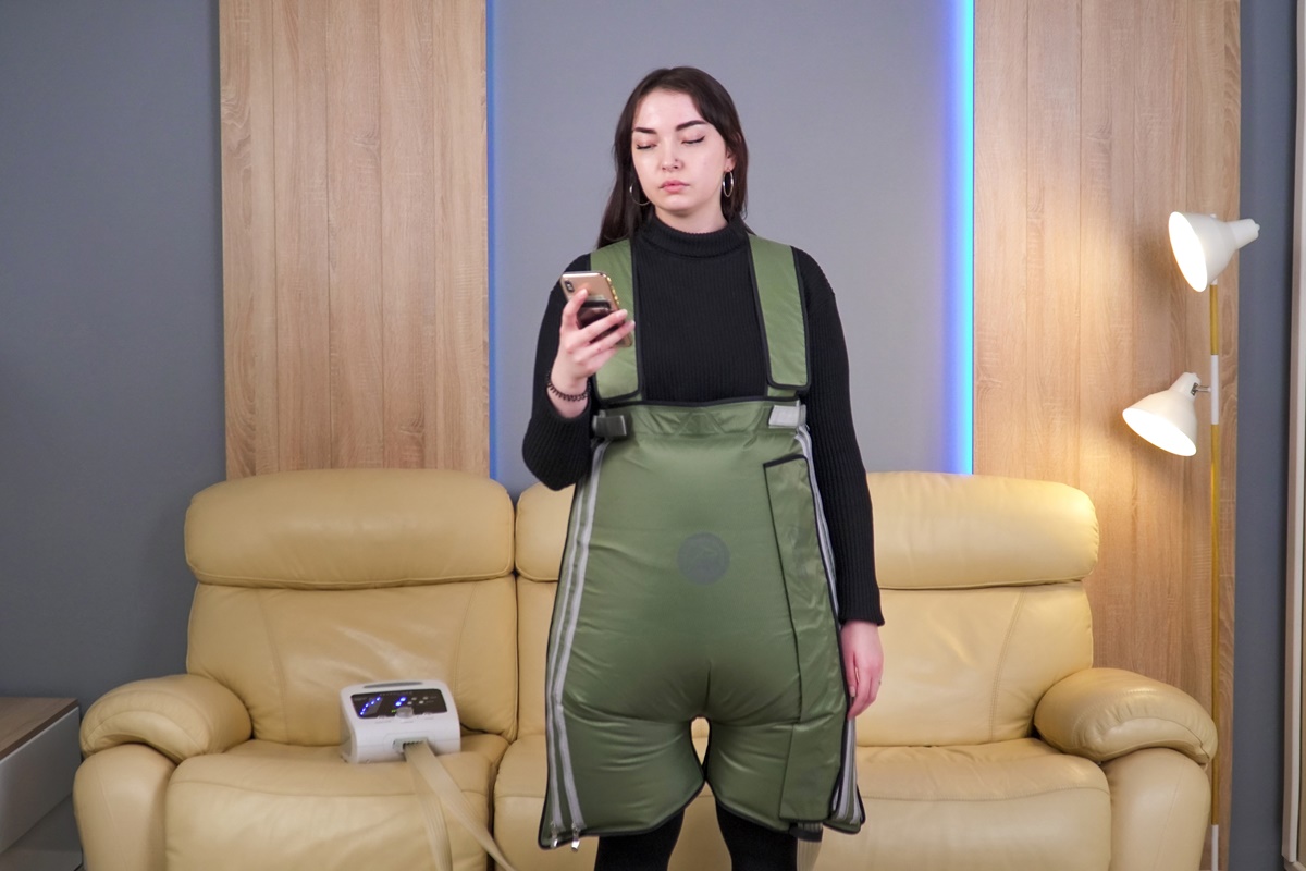 Аппарат для лимфодренажа WelbuTech HiZAM-220 - Специальный комплект (аппарат+шорты хаки с нахлестом)