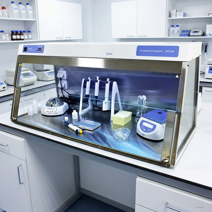 Бокс для ПЦР Biosan UVT-S-AR с УФ-рециркулятором и таймером